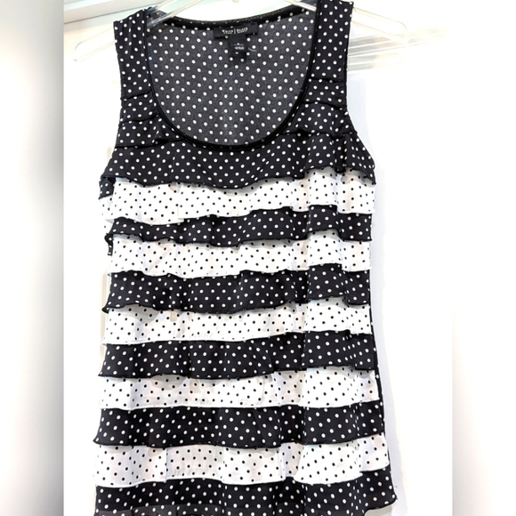 White House, Black Market ruffled top, size small - Picture 3 of 5
